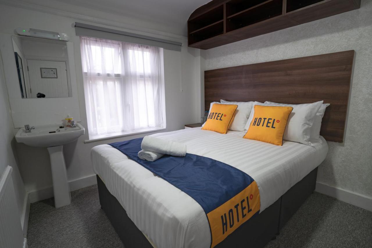 Oyo Brunel Hotel Uxbridge Dış mekan fotoğraf