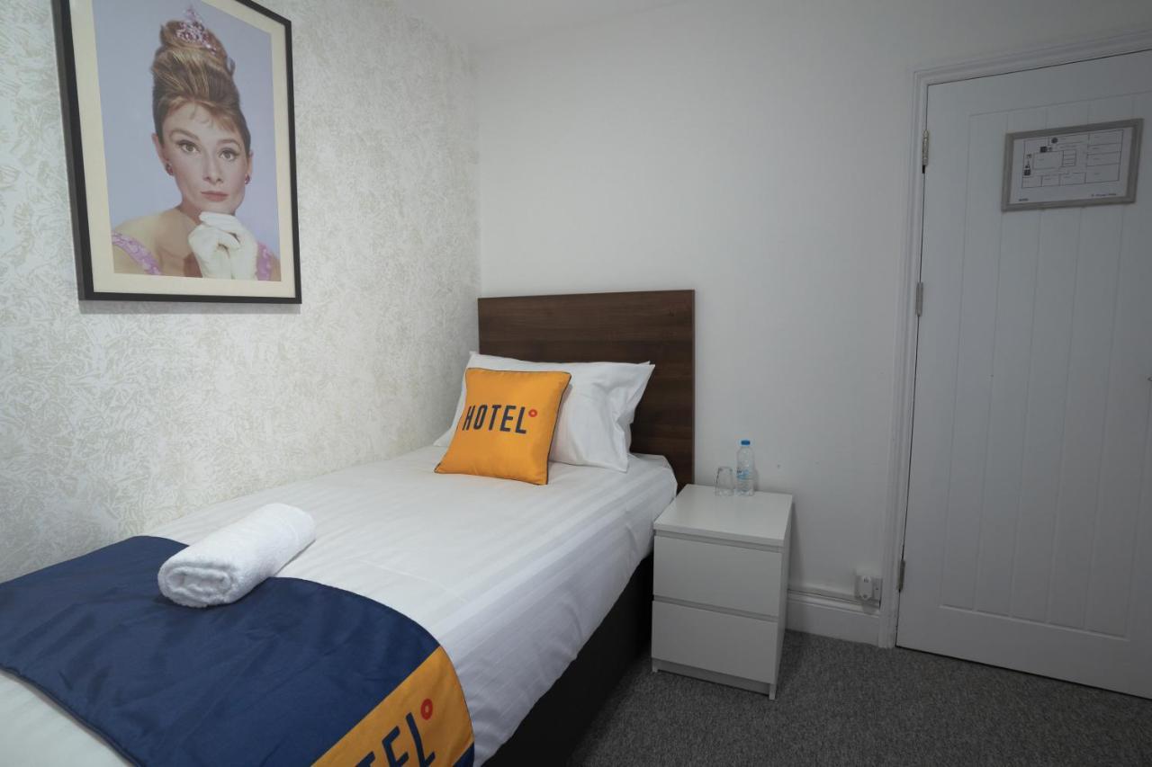 Oyo Brunel Hotel Uxbridge Dış mekan fotoğraf