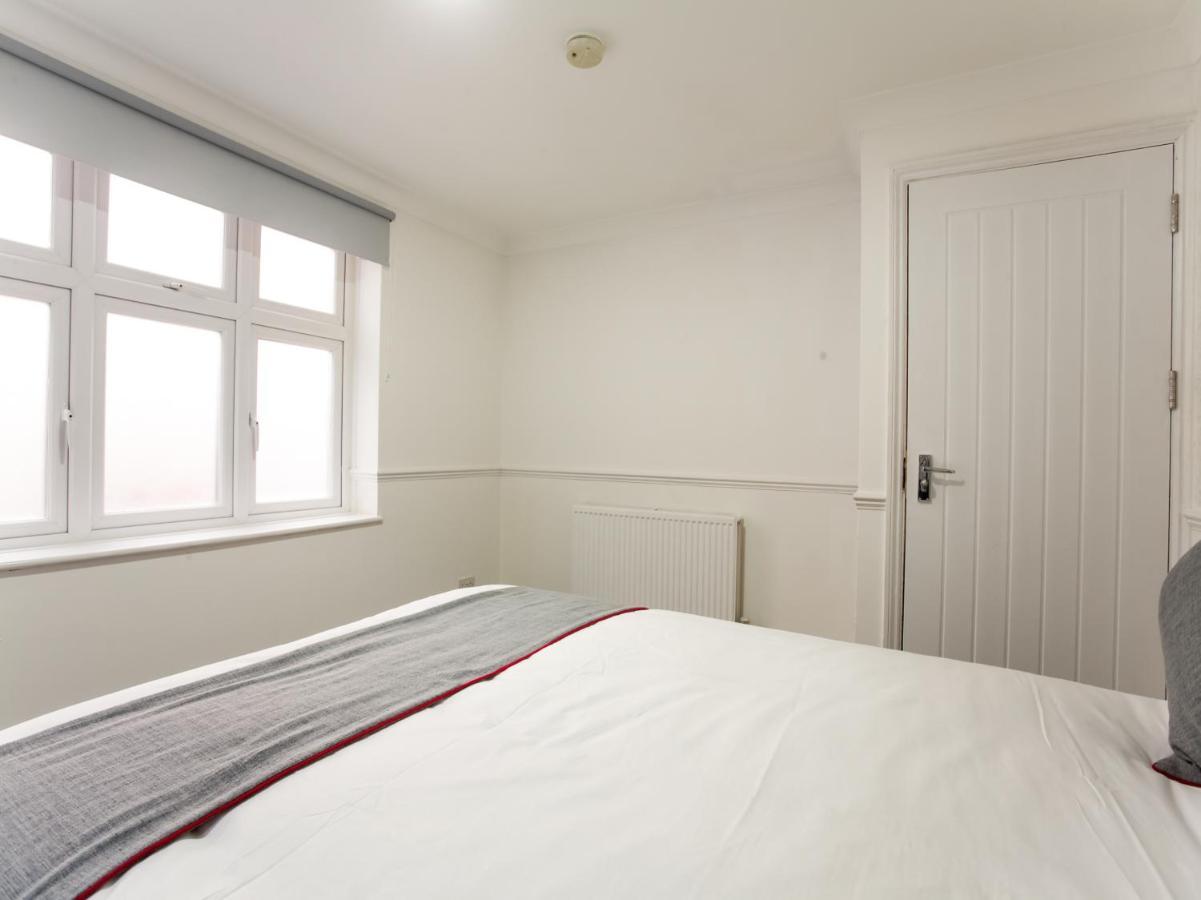 Oyo Brunel Hotel Uxbridge Dış mekan fotoğraf
